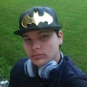 Meet your Posher, Cameron